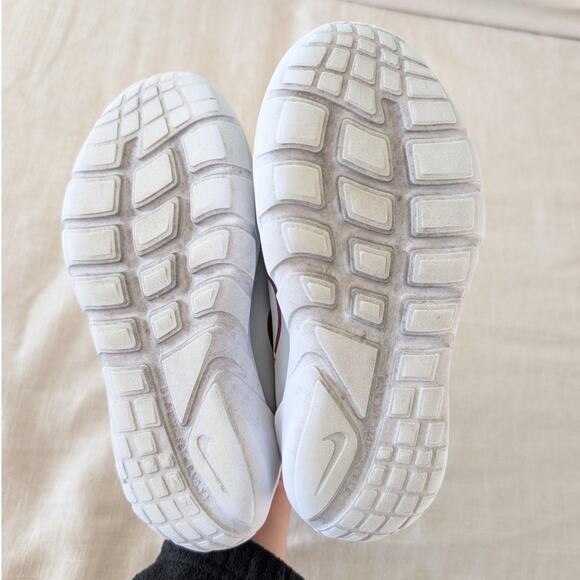 Nike Flex Runner 2 Boys Running Slip On Sneaker Gray/Red size 2 - Picture 8 of 9